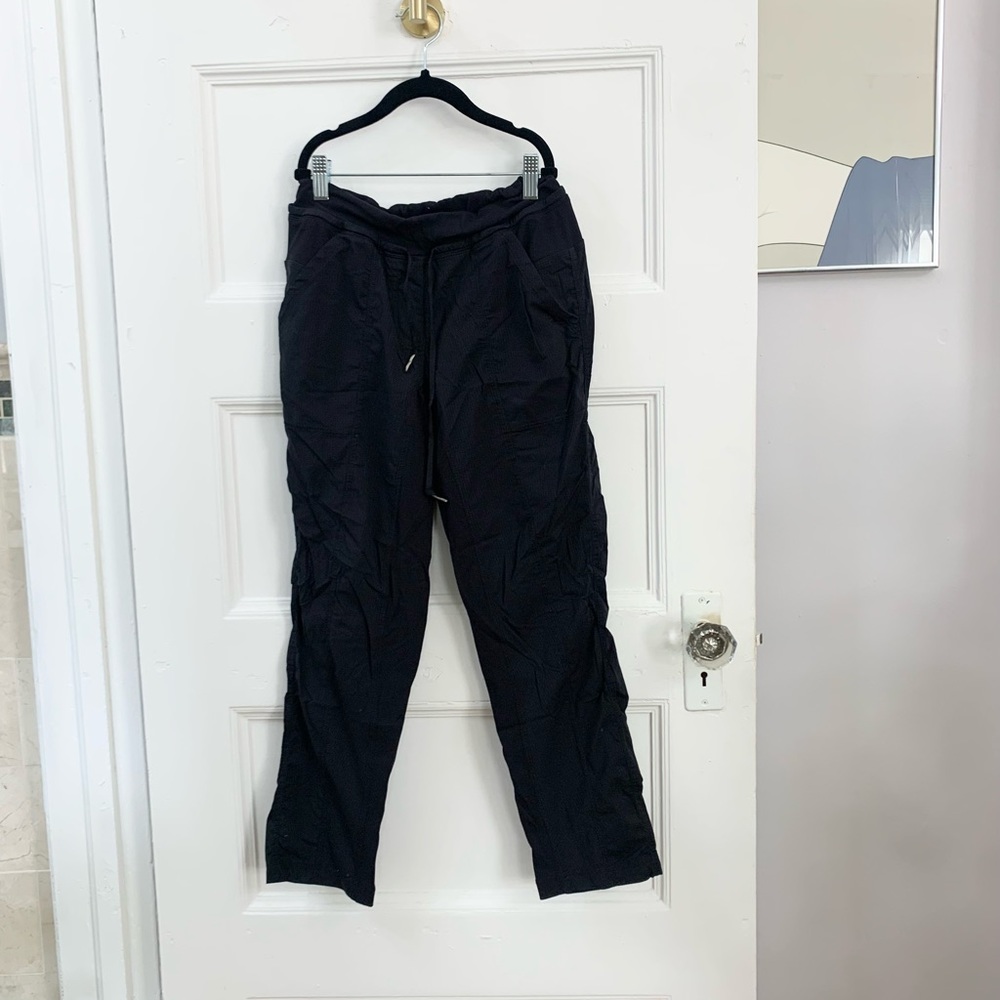 Lululemon Black Studio Crop EUC